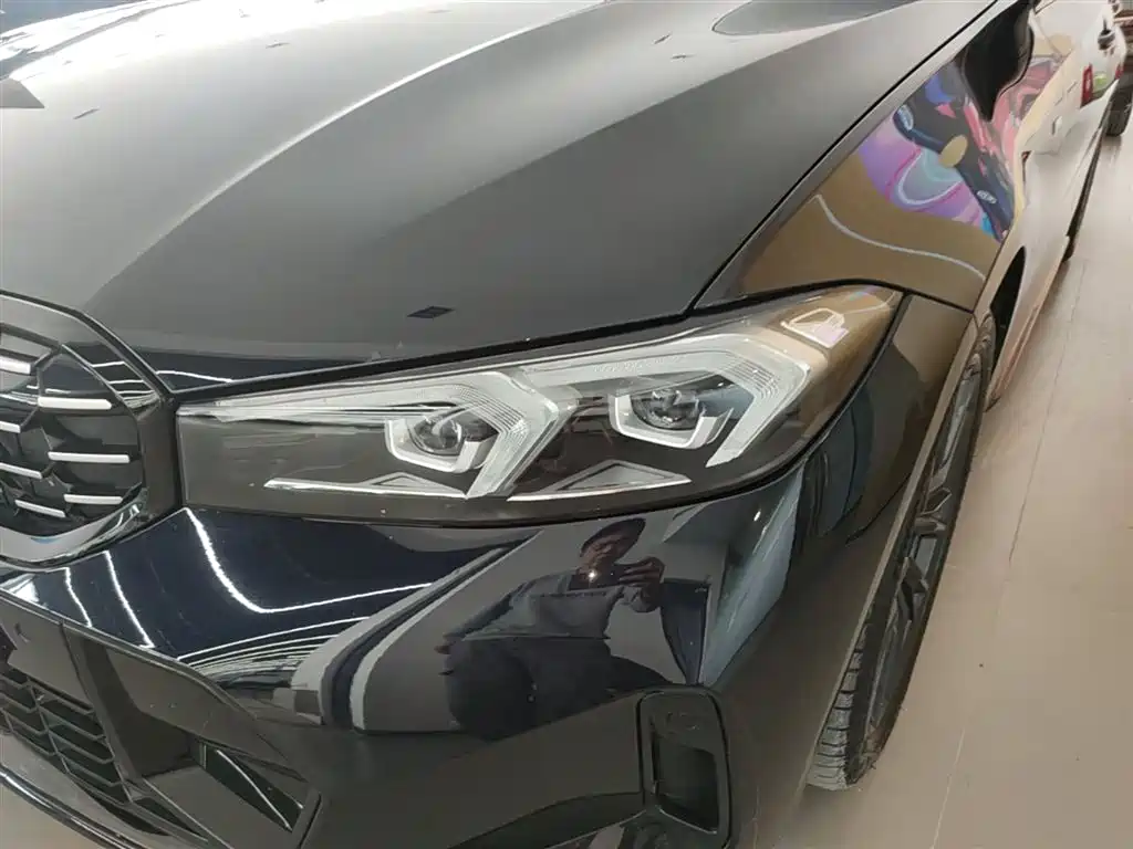 BMW 3 Series 2023 325i M Sport Black Night Package фото 24