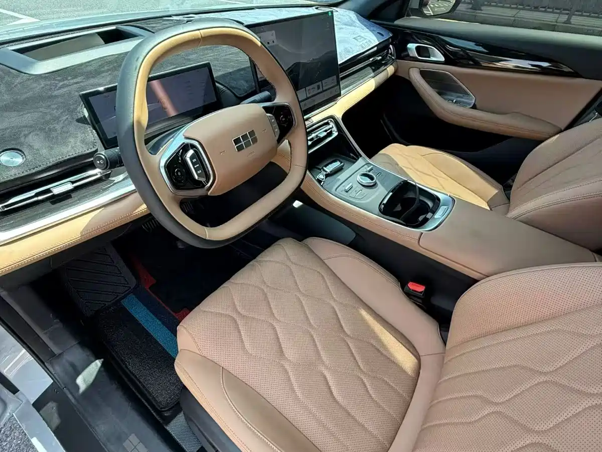 Geely Galaxy Galaxy A7 2025 EM-i 70km Explorer Edition фото 4