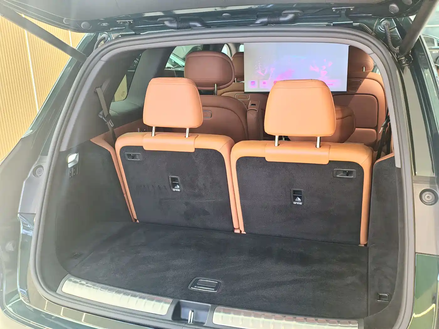 AITO Wenjie AITO M8 2025 Extended Range Ultra 53.4kWh 6-Seater фото 19