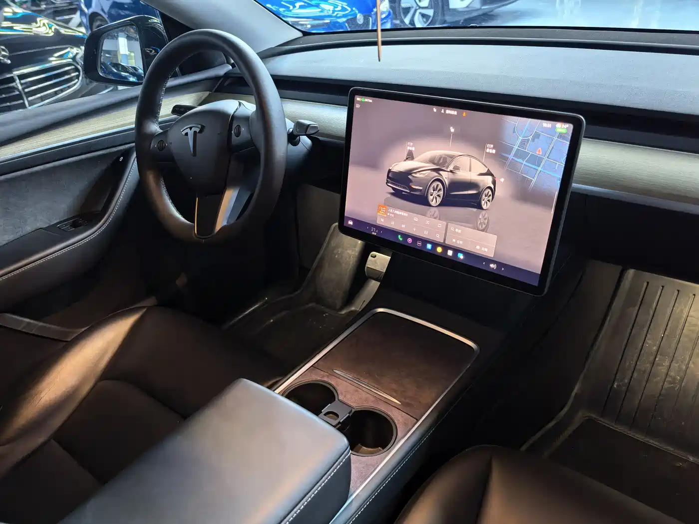 TESLA MODEL Y