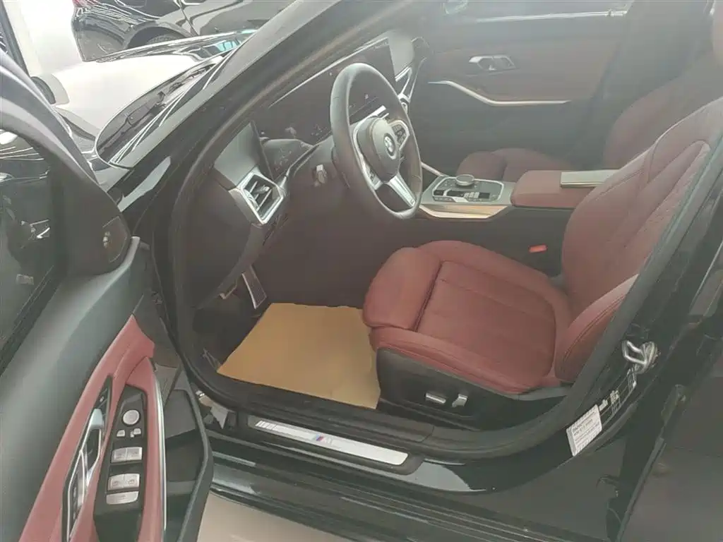 BMW 3 Series 2023 325i M Sport Black Night Package фото 16