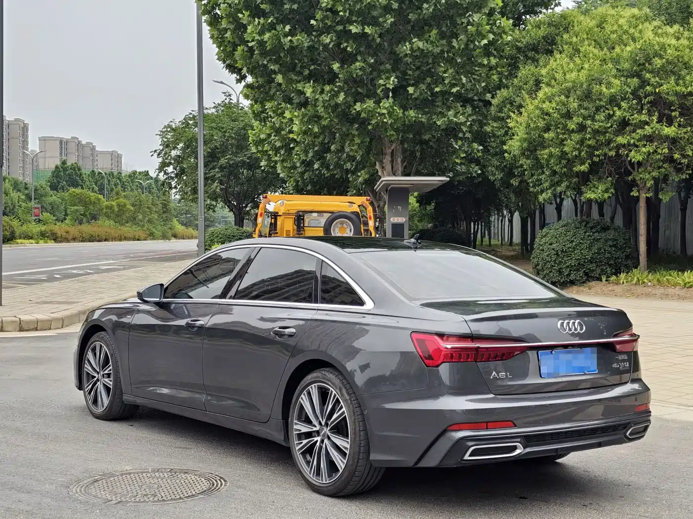 Фото 7 - Audi A6L
