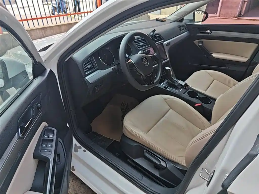 Volkswagen Lamando 2017 230TSI DSG Trend Edition фото 16