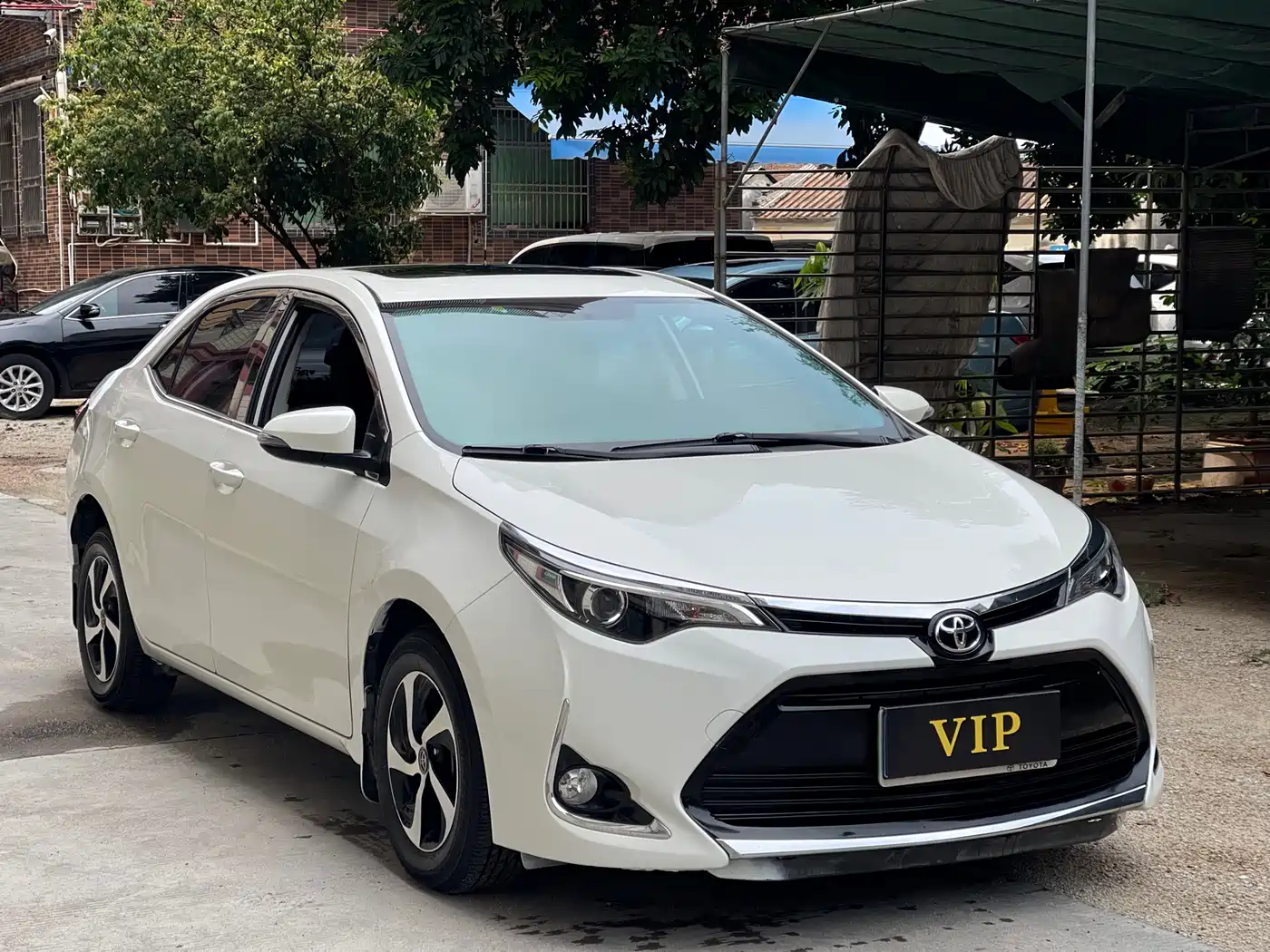 Toyota Levin 2018 185T CVT Luxury Edition фото 2