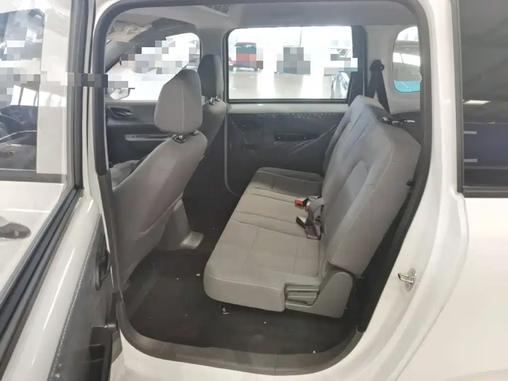 Wuling Motors Wuling Hongguang New Energy 2026 2025 Model Range Extender Hybrid 50KM Standard