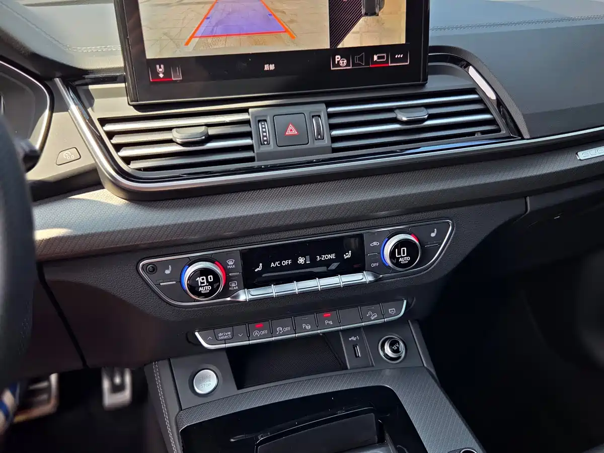 Audi Q5L 2025 45 TFSI Luxury Dynamic фото 12