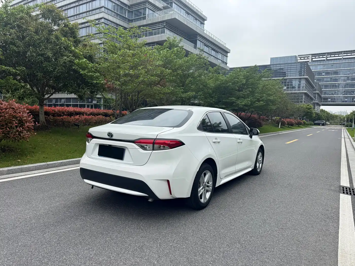 Toyota Levin 2022 Dual Engine 1.8H E-CVT Leading Edition фото 7