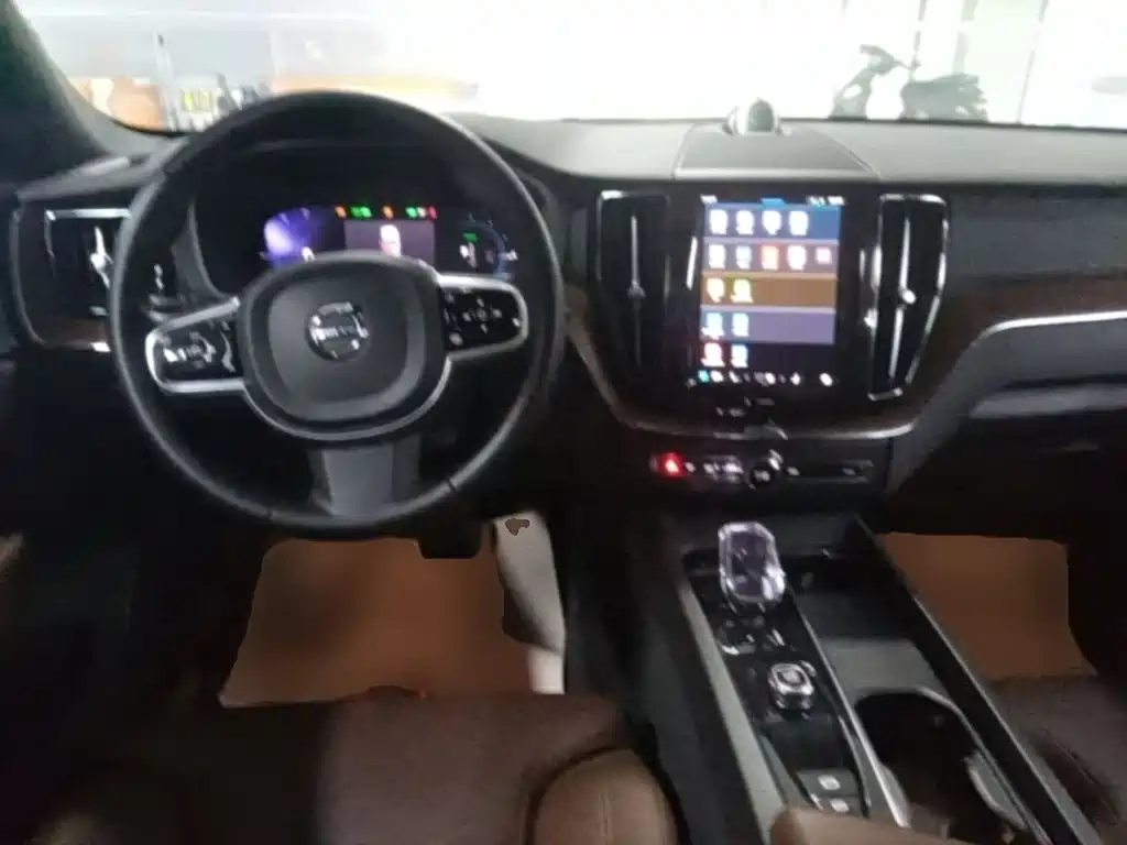 Volvo XC60 Plug-in Hybrid 2024 2024 T8 PHEV Long Range AWD Smart Elegance Luxury Edition