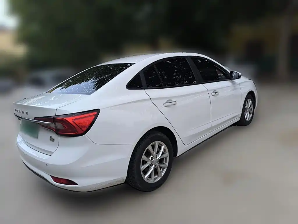 Roewe i5 2019 2019 1.5L Manual 4G-Connected Langyue Edition