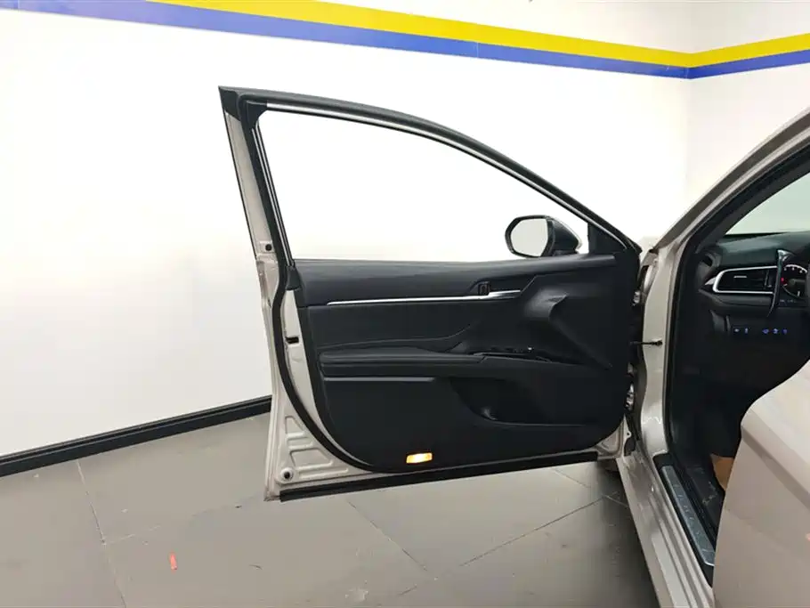 Toyota Camry 2021 2.0G Luxury Edition фото 7