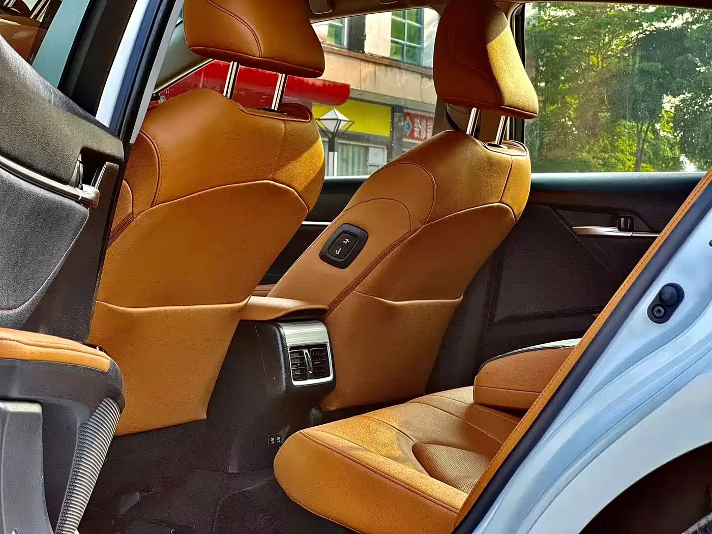 Toyota Camry 2019 Facelift Hybrid 2.5HG Luxury Edition фото 6