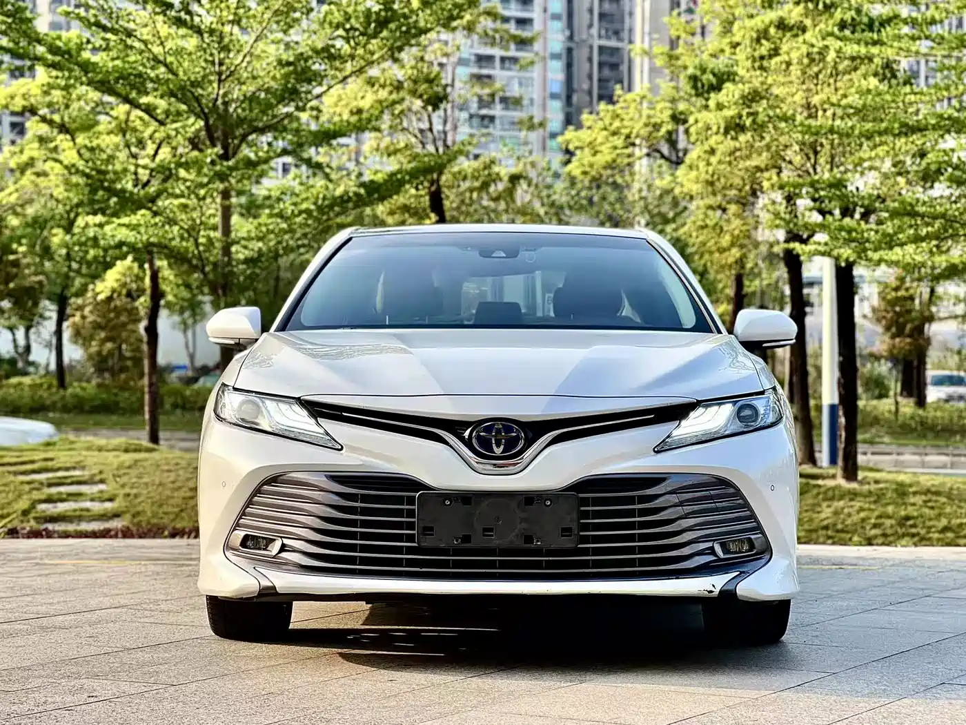 Toyota Camry 2019 Facelift Hybrid 2.5HG Luxury Edition фото 2
