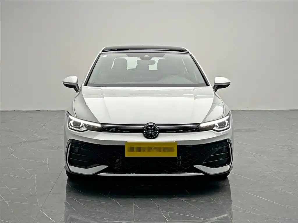 Volkswagen Golf 2025 300TSI R-Line фото 2