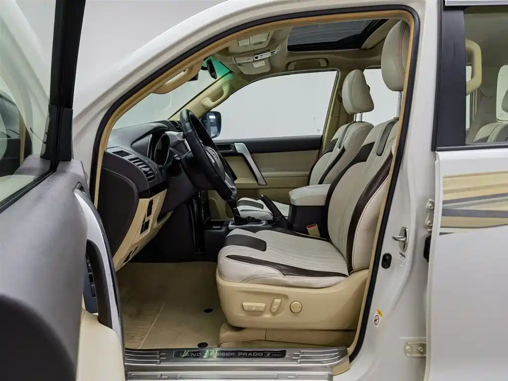 Toyota Prado 2015 2.7L Automatic Standard фото 10