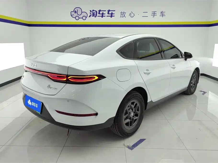 BYD Qin PLUS 2025 DM-i Smart Drive 55KM Leader фото 3