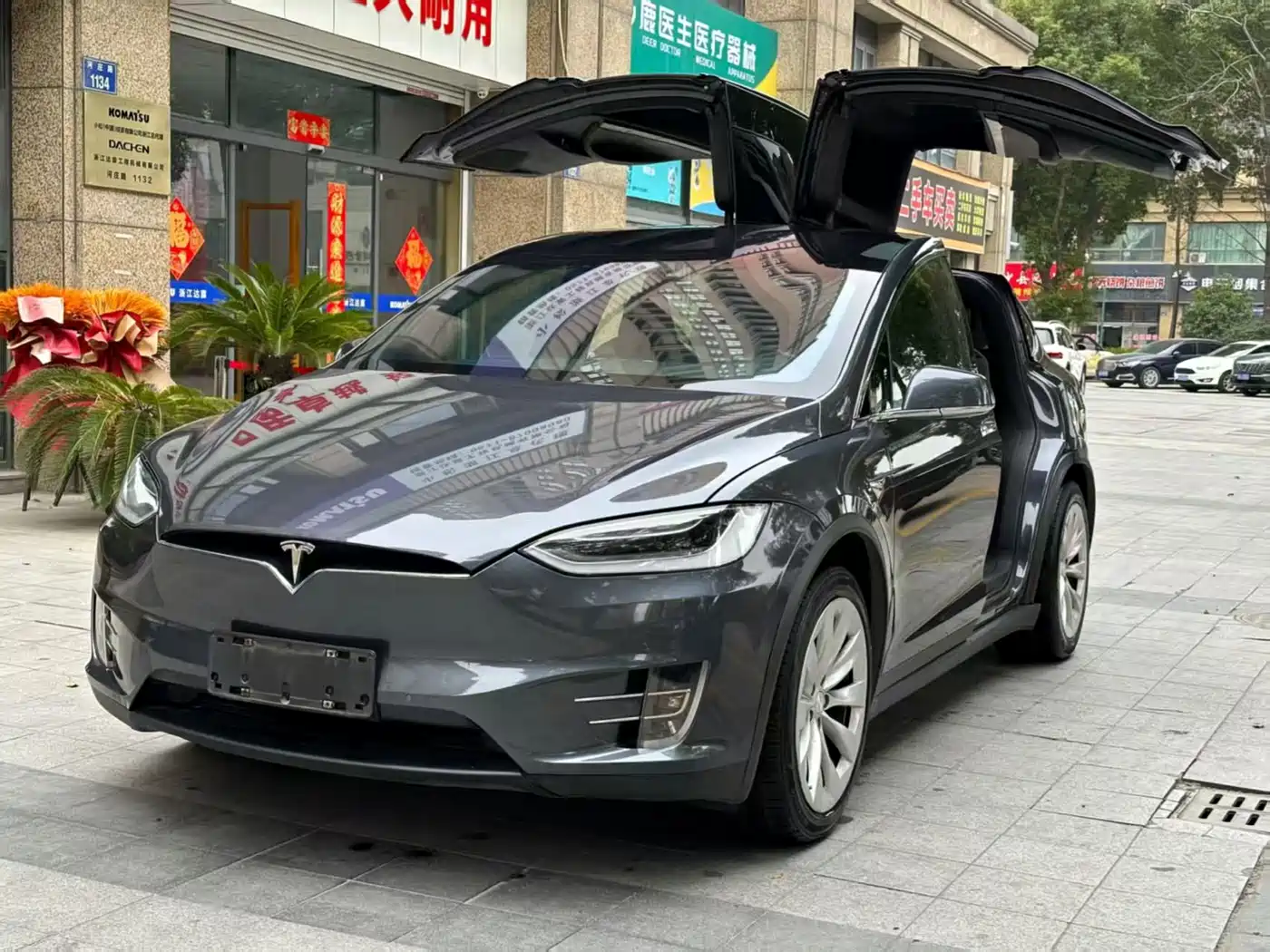 TESLA MODEL X