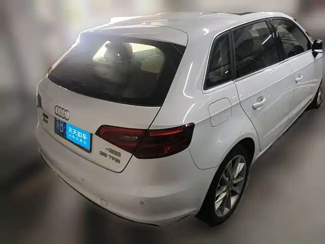Audi A3 2015 Sportback 35 TFSI Millionth Anniversary Comfort Enjoyment Type — фото 2