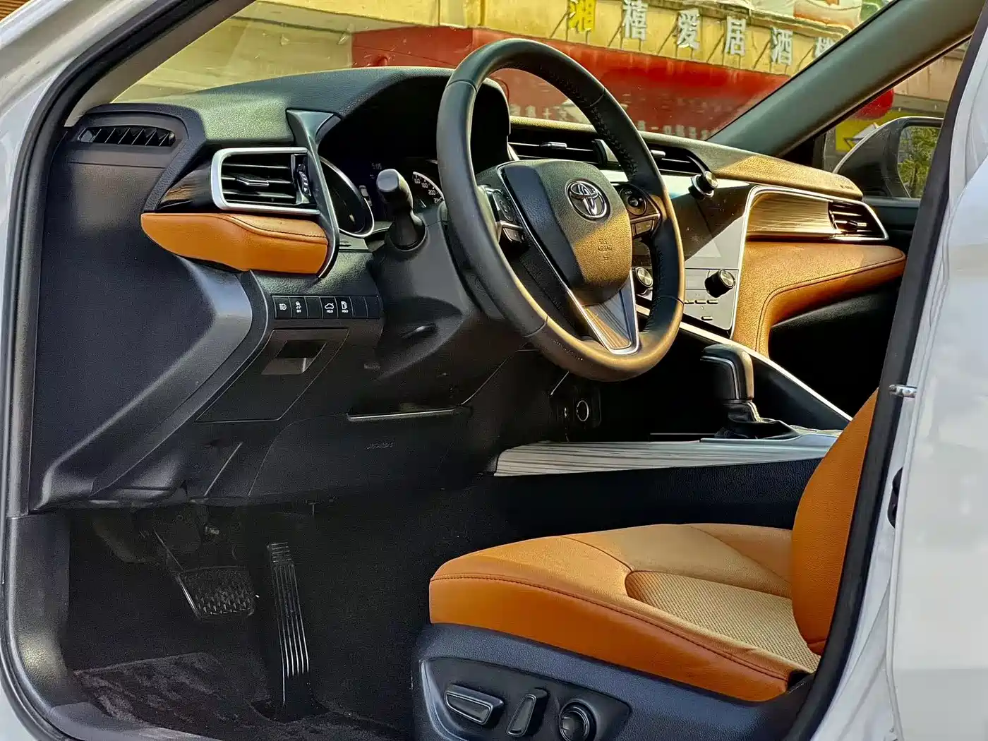 Toyota Camry 2019 Facelift Hybrid 2.5HG Luxury Edition фото 4