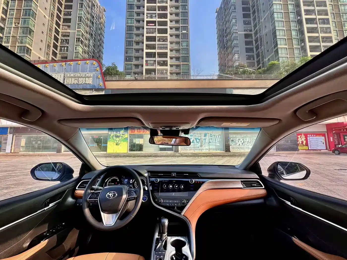 Toyota Camry 2019 Facelift Hybrid 2.5HG Luxury Edition фото 5