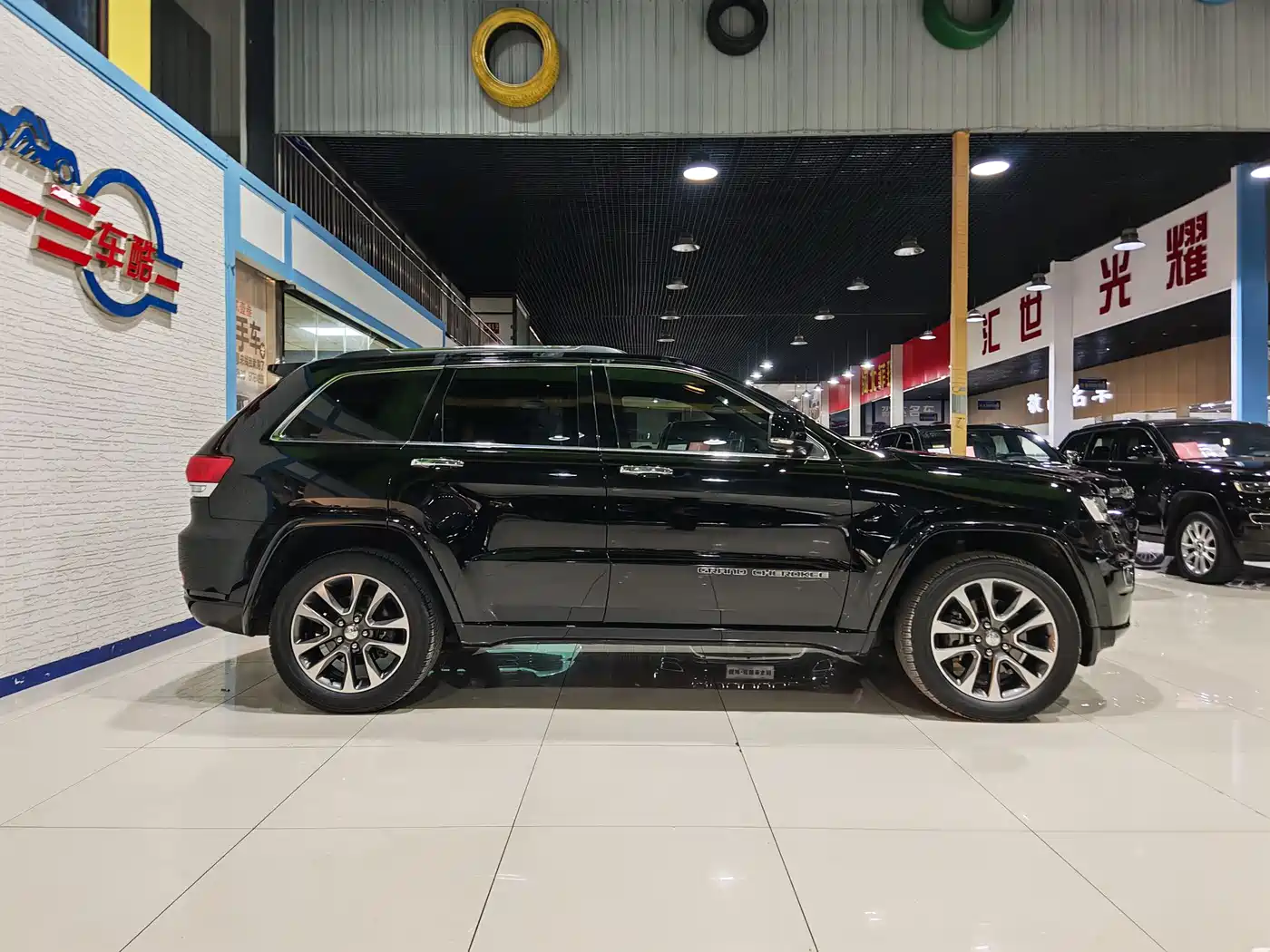 Фото 10 - Jeep Grand Cherokee (Import)
