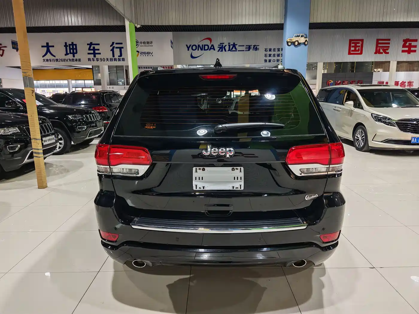 Фото 12 - Jeep Grand Cherokee (Import)