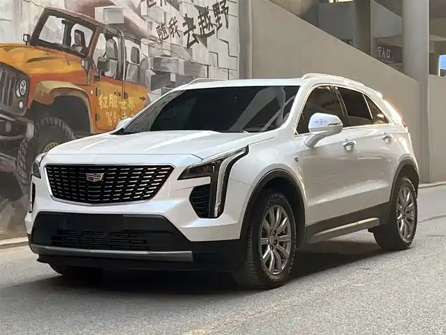 CADILLAC XT4