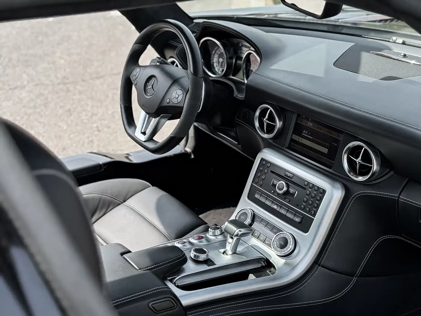 Mercedes-Benz SLS AMG 2011 SLS AMG фото 6