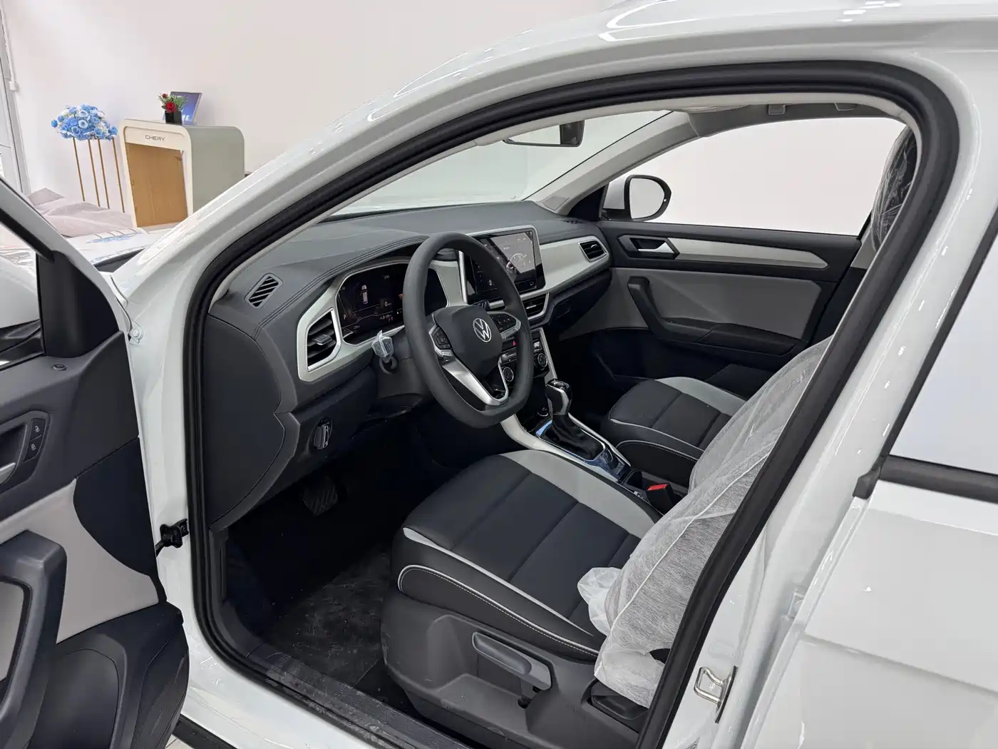 Volkswagen T-ROC 2026 280TSI DSG 2WD Time Edition фото 11