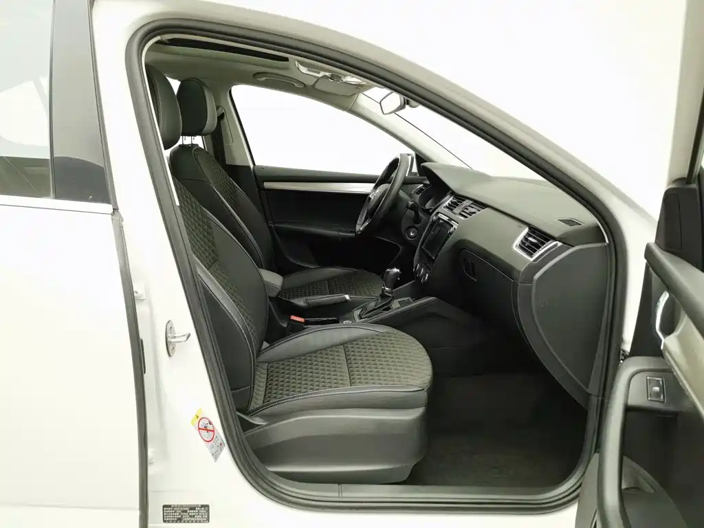 Photo 23 - Škoda Octavia