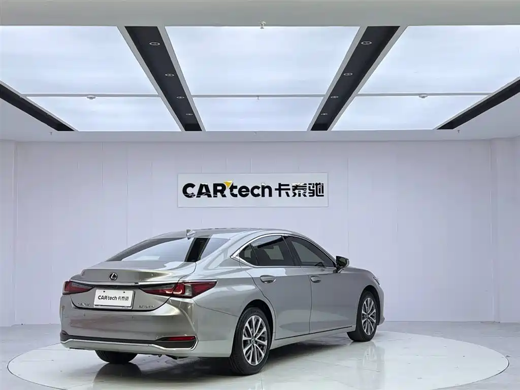 Lexus ES 2021 200 Excellence Edition фото 5