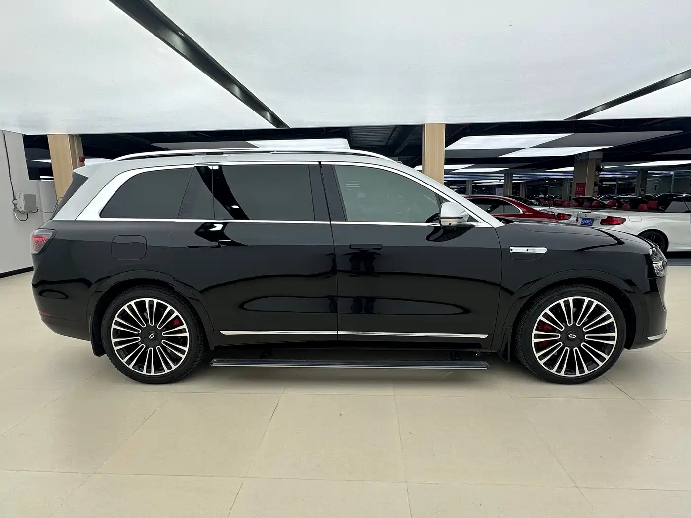 AITO Wenjie AITO M9 2024 Range Extender Max Edition 42kWh 6-seater фото 22