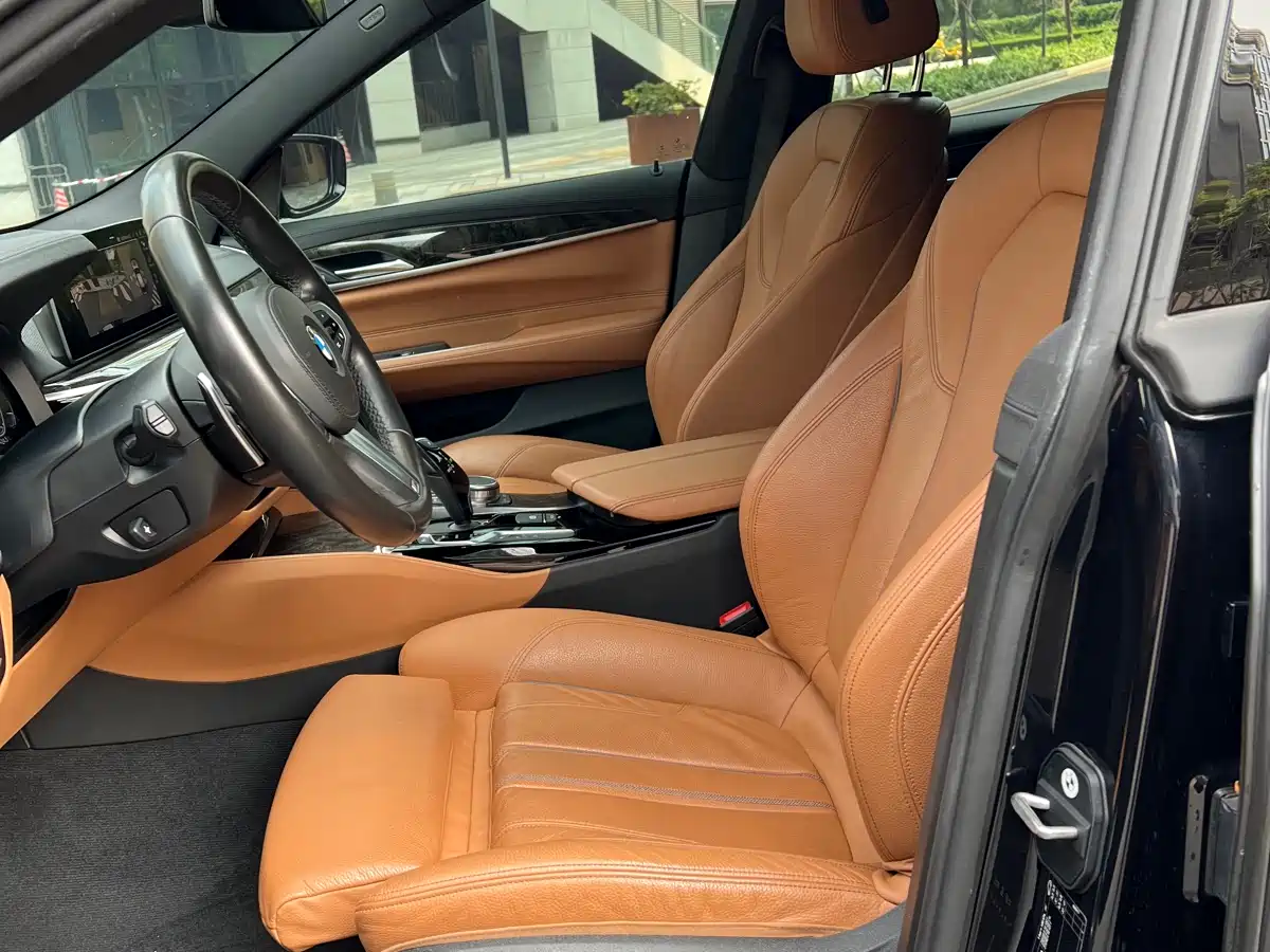 BMW 6 Series GT 2020 630i M Sport Package фото 9