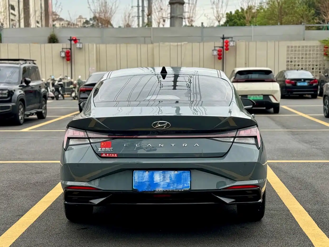 Hyundai Elantra 2021 1.5L CVT LUX Premium Edition фото 10