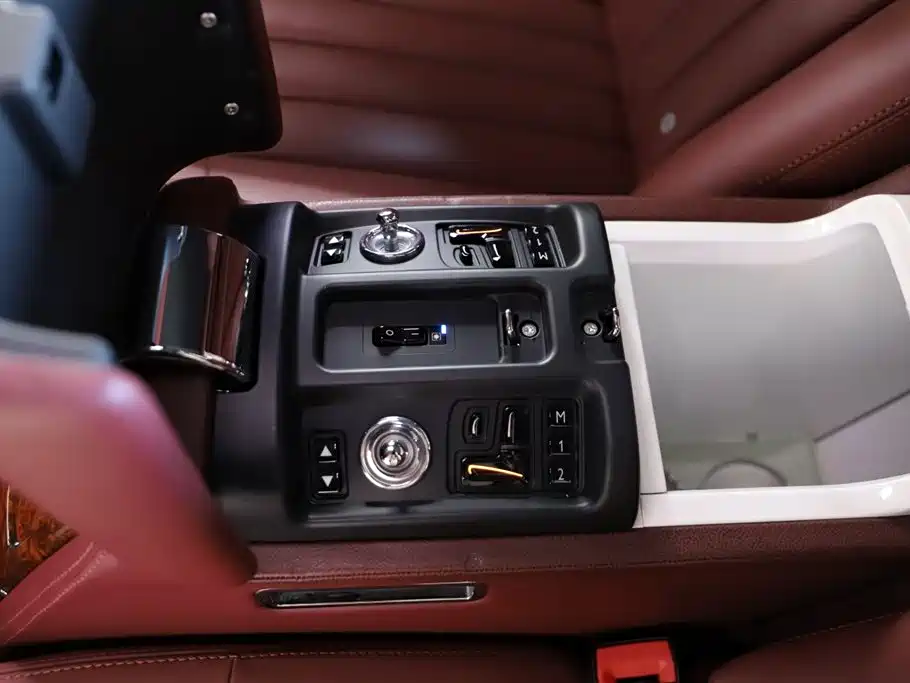 Rolls-Royce Phantom 2012 2013 6.7L Extended Wheelbase (EWB)