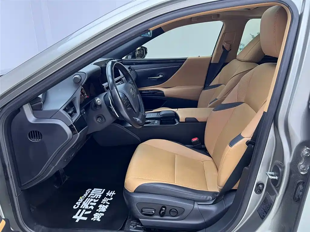 Lexus ES 2021 200 Excellence Edition фото 17