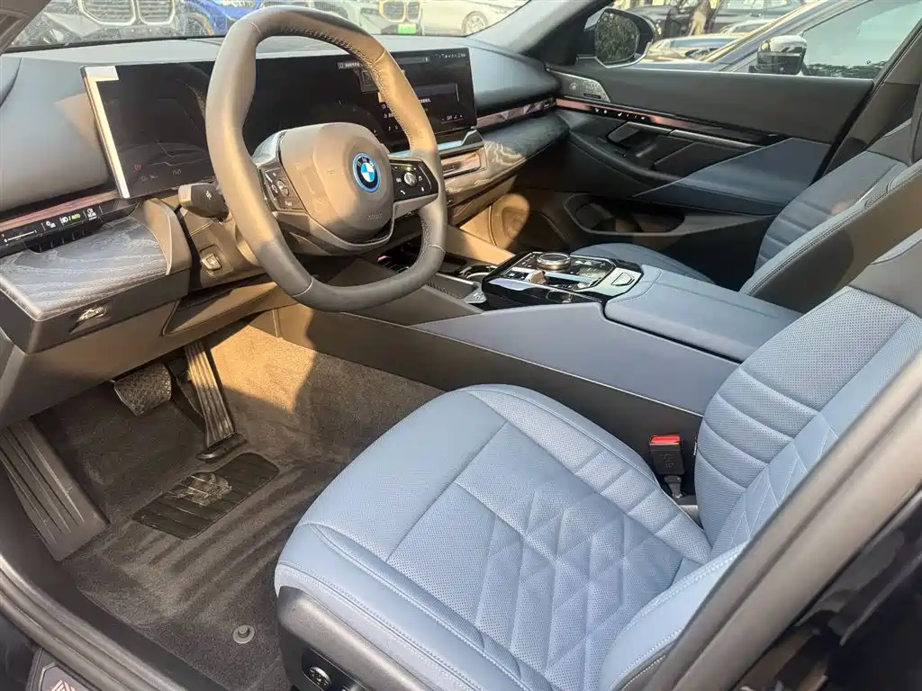 BMW I5