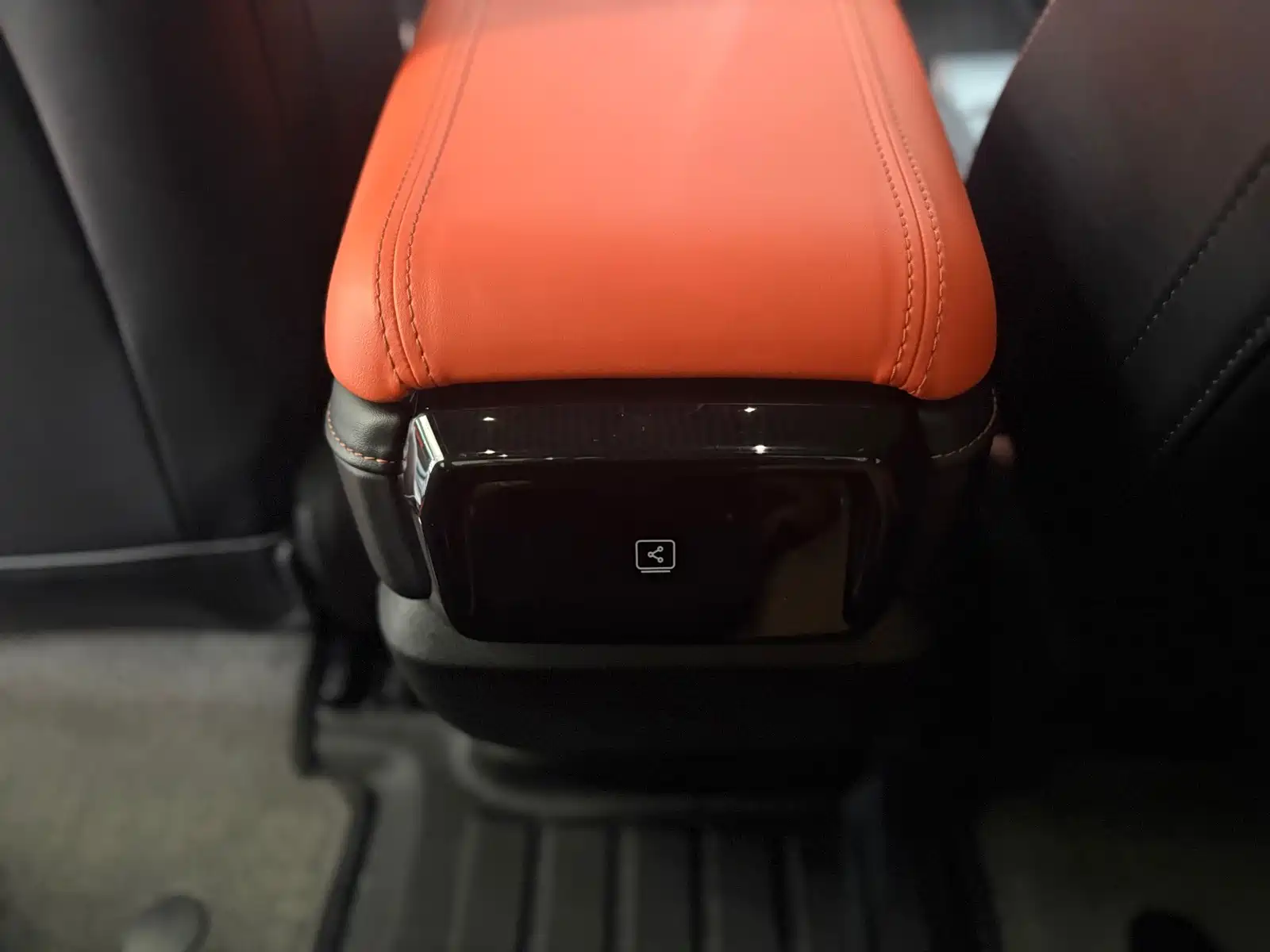 Фото 21 - Nezha Auto Nezha GT