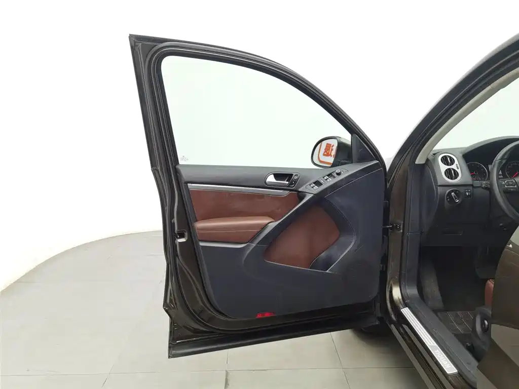 Volkswagen Tiguan 2013 1.8TSI Auto 4WD Luxury фото 8