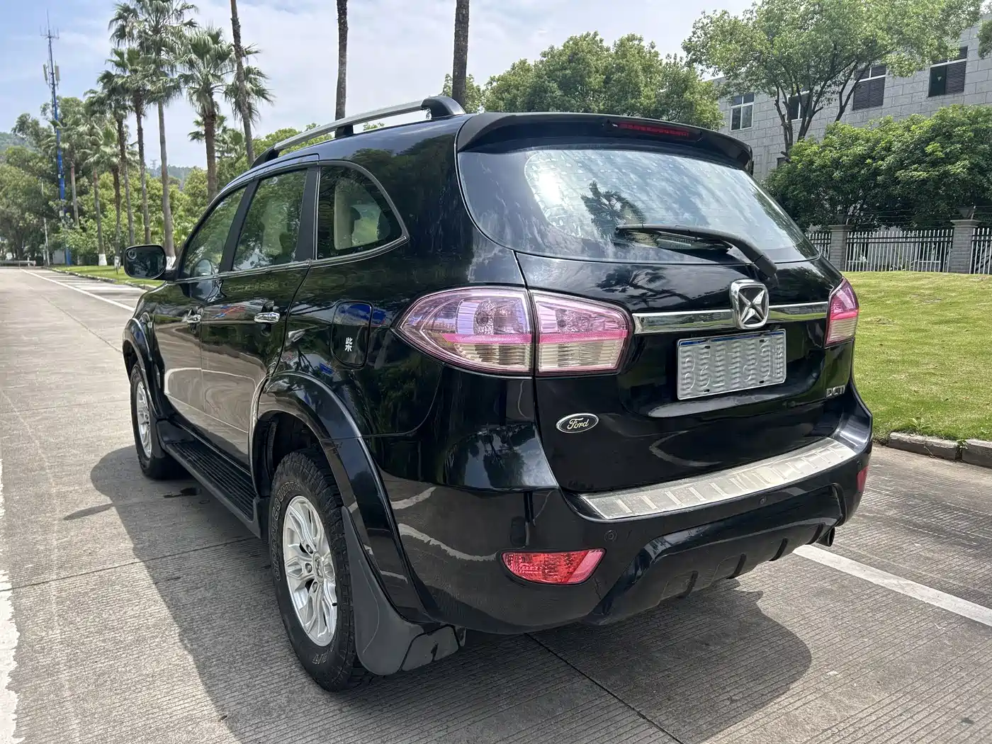 Jiangling Yusheng S350 2014 2013 2.4T Manual 2WD Diesel Luxury 5-Seater