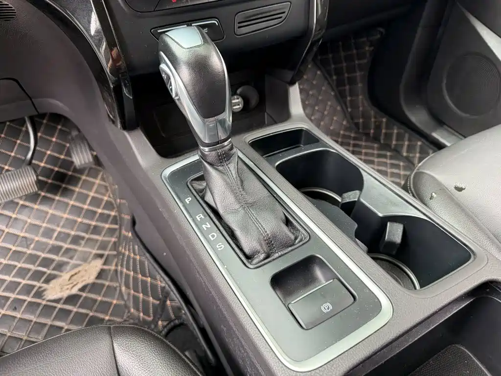 Ford Kuga 2019 2019 EcoBoost 180 FWD Luxury Edition China V