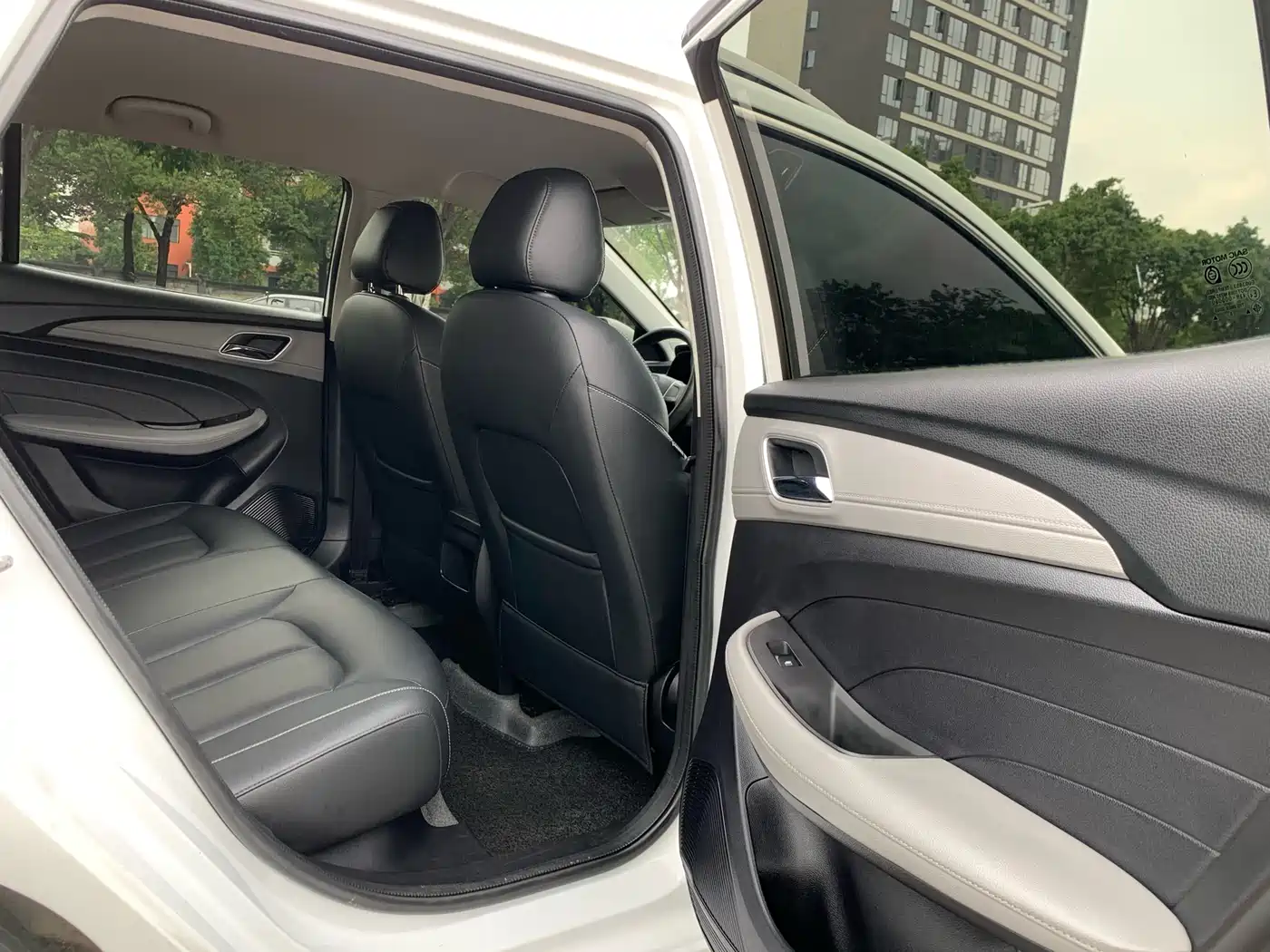 ROEWE EI5