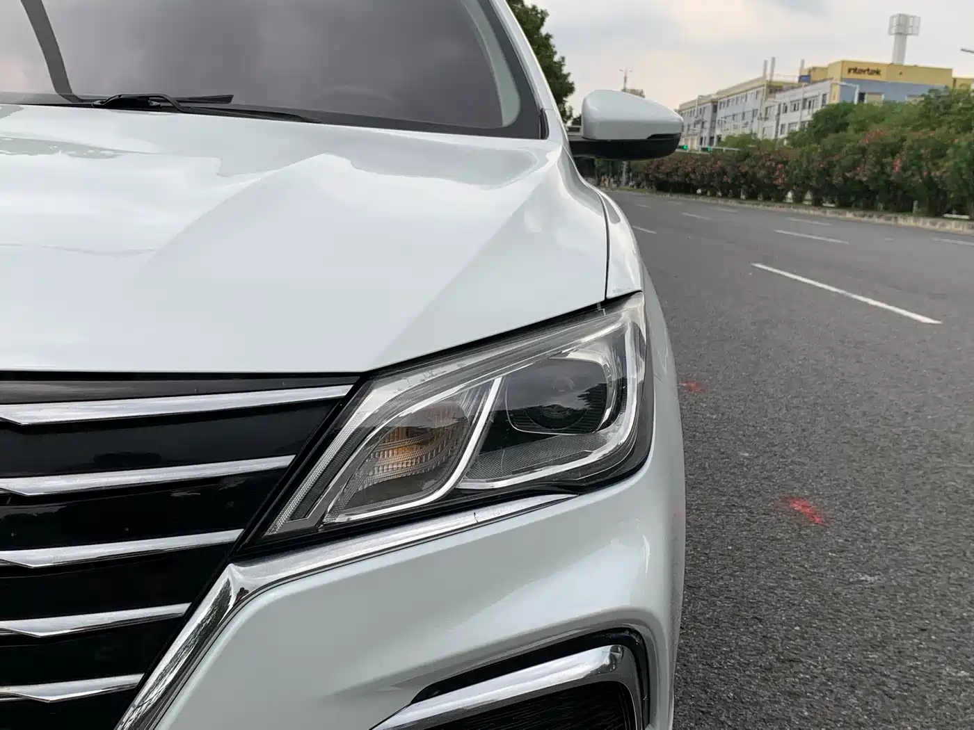 ROEWE EI5