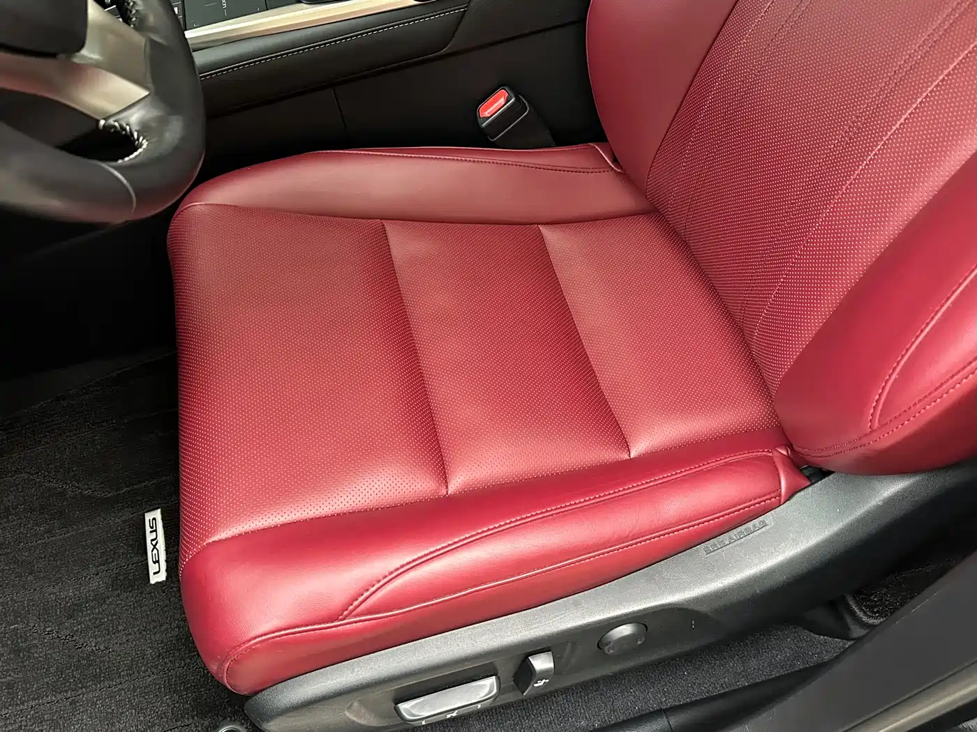 Фото 20 - Lexus RX