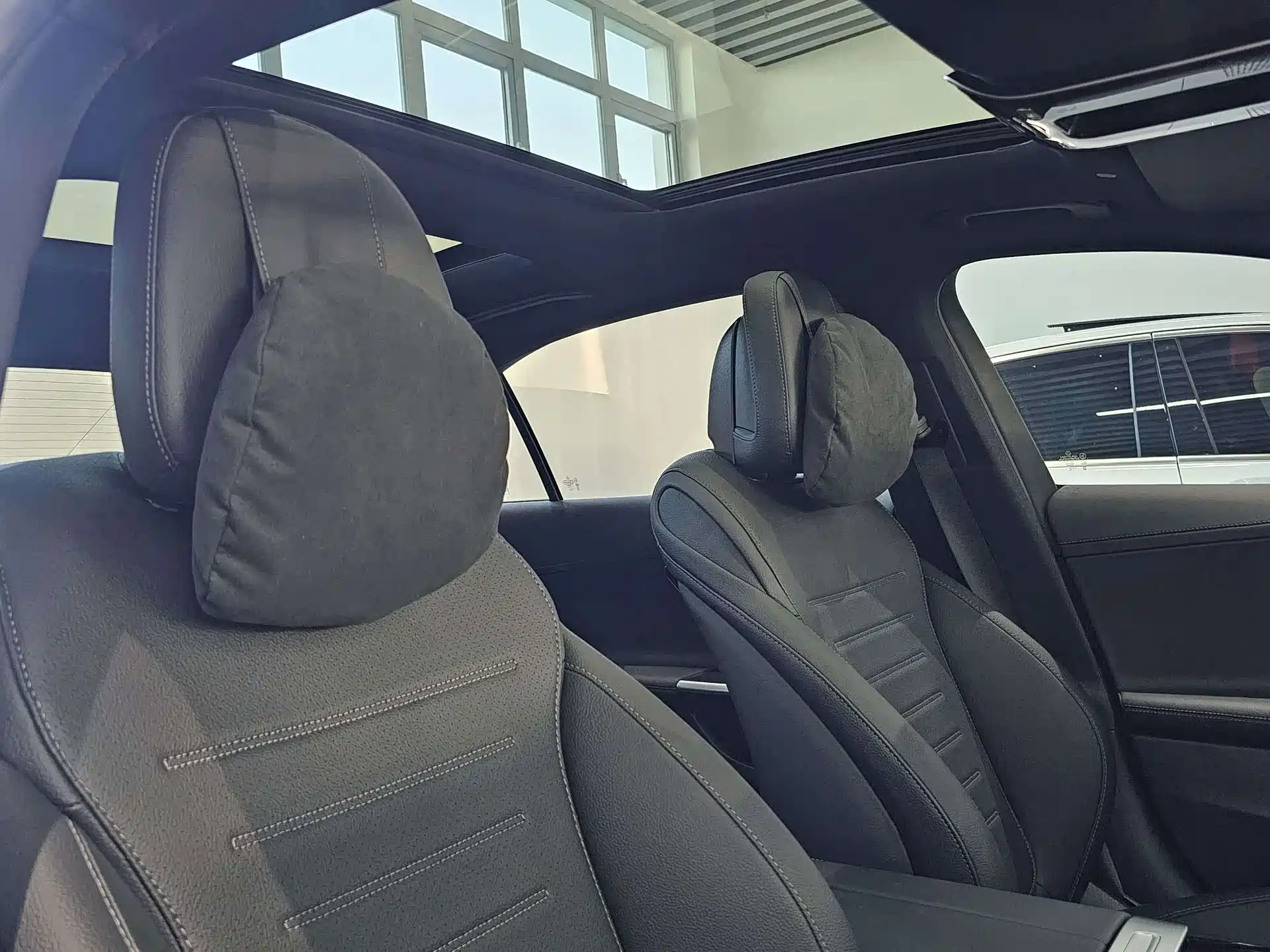 Фото 9 - Mercedes-Benz C-Class