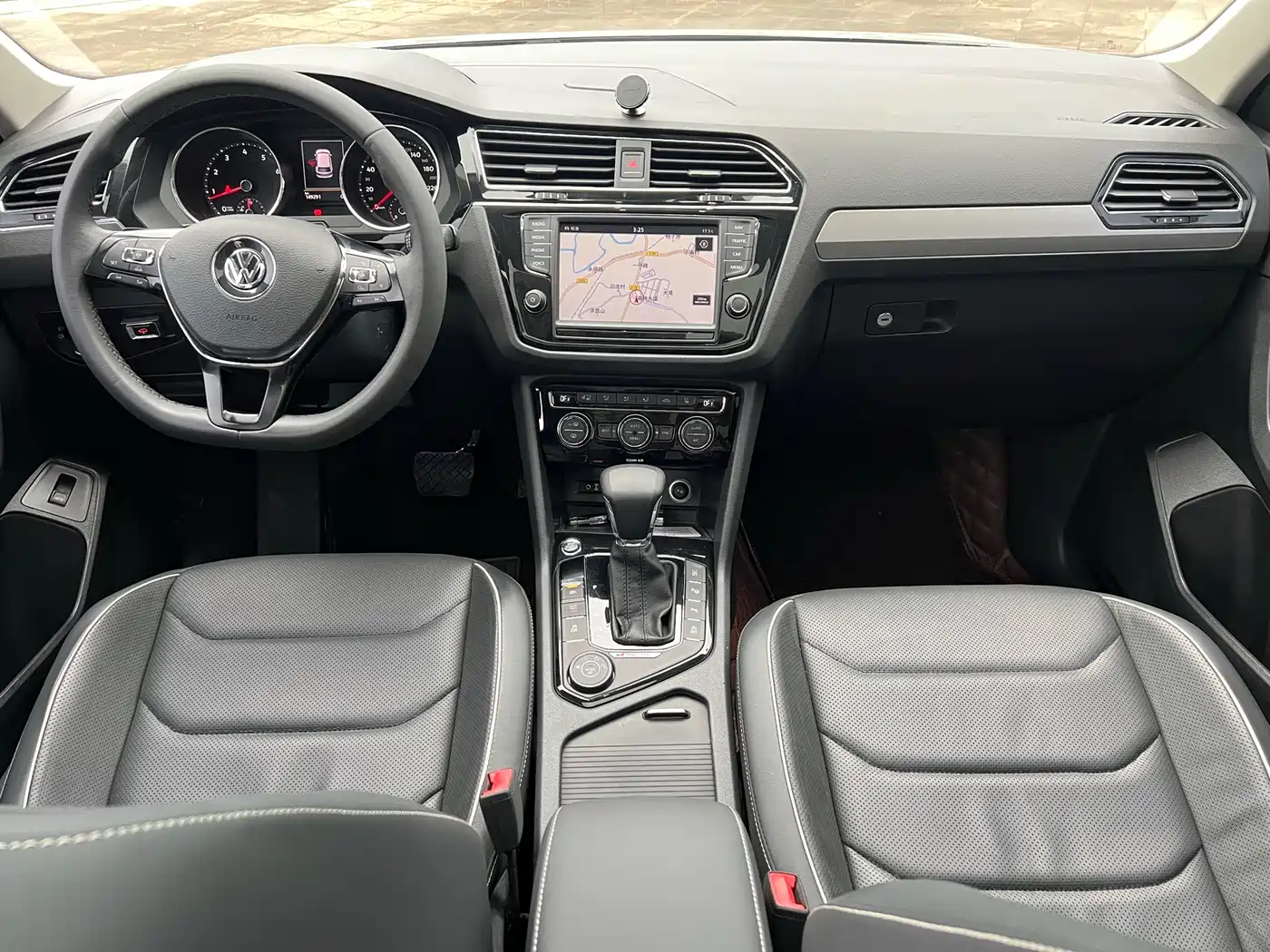 Volkswagen Tiguan L 2018 380TSI Automatic AWD Flagship Edition фото 7