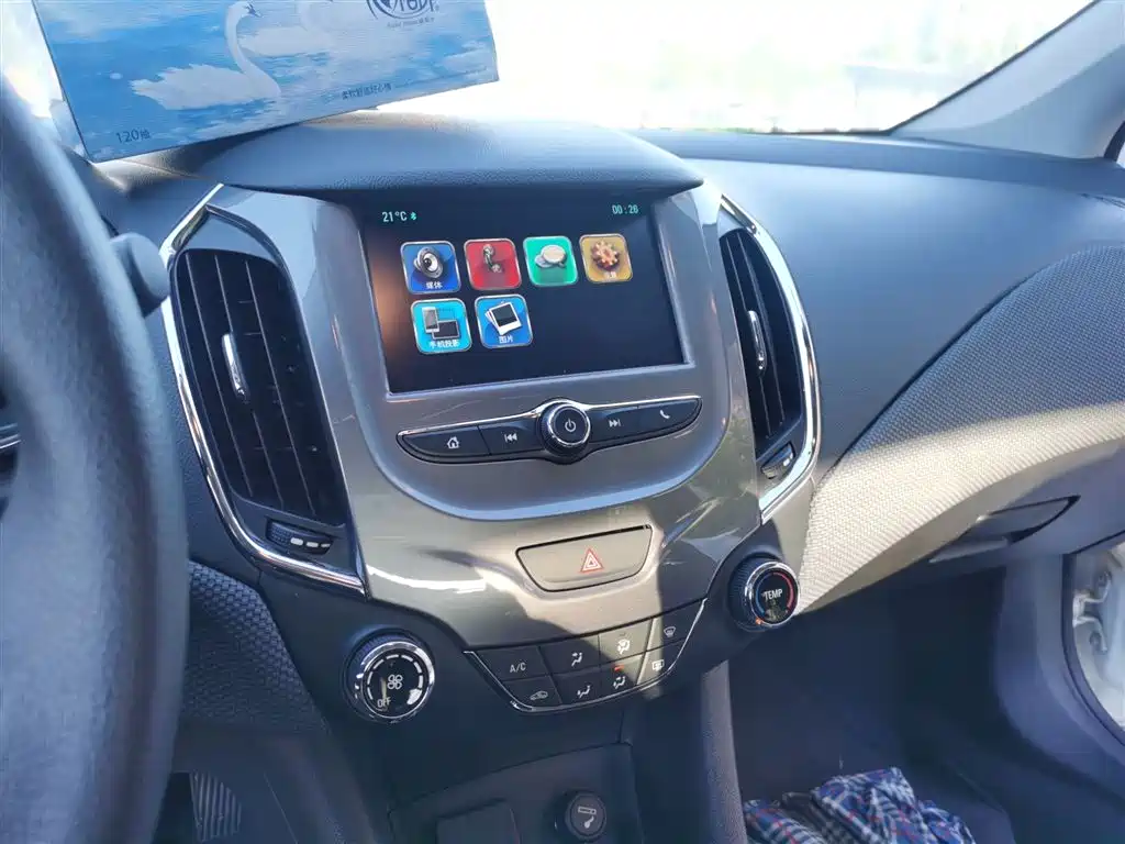 Chevrolet Cruze 2018 320 Automatic Pioneer Sunroof Edition фото 6