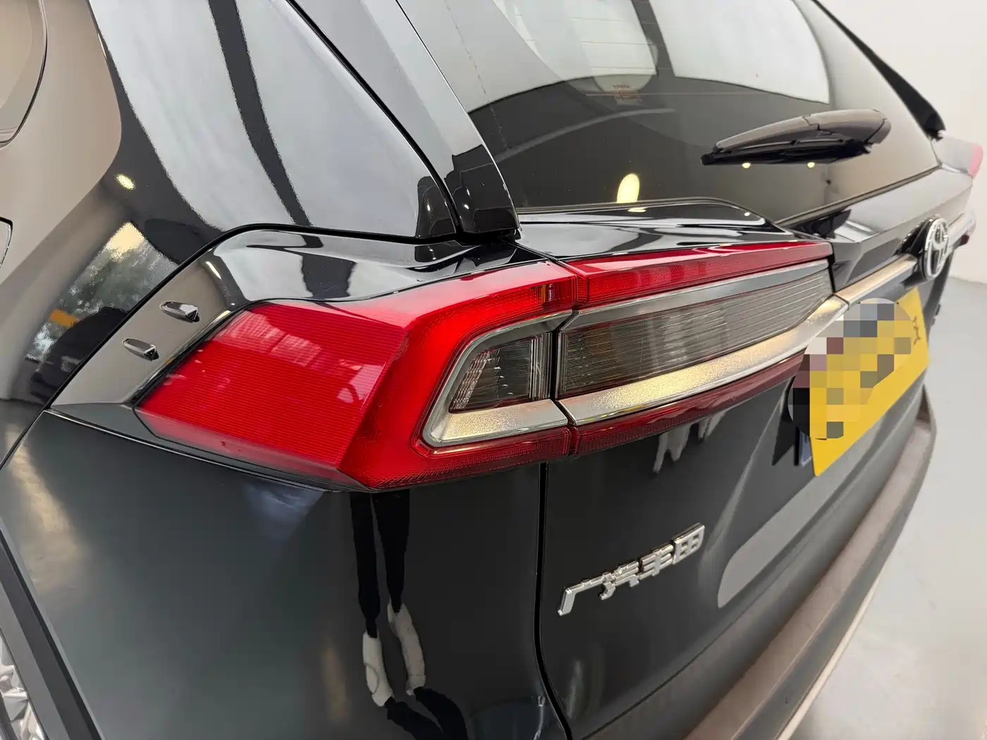 Toyota Wildlander 2023 Hybrid 2.5L E-CVT FWD Urban Edition фото 6