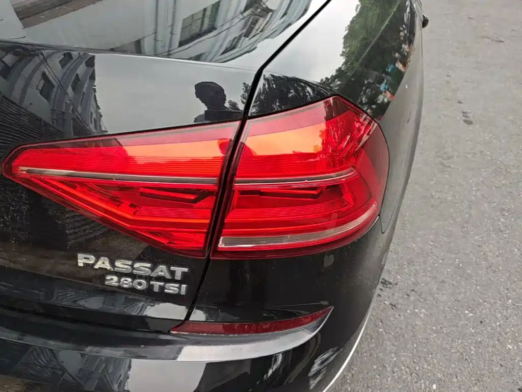 Фото 8 - Volkswagen Passat
