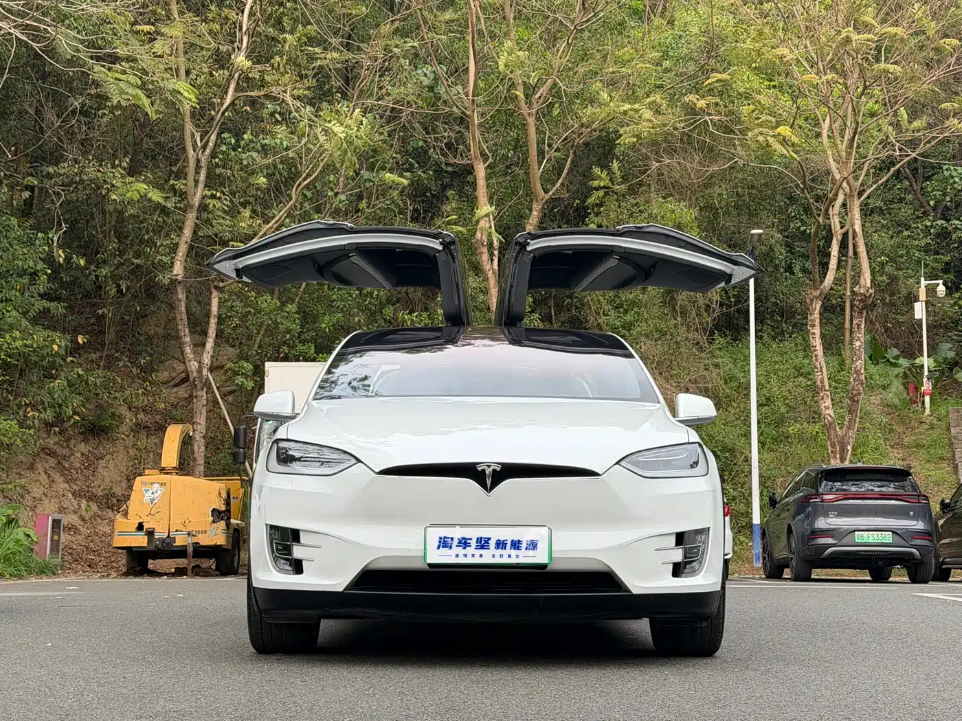 TESLA MODEL X