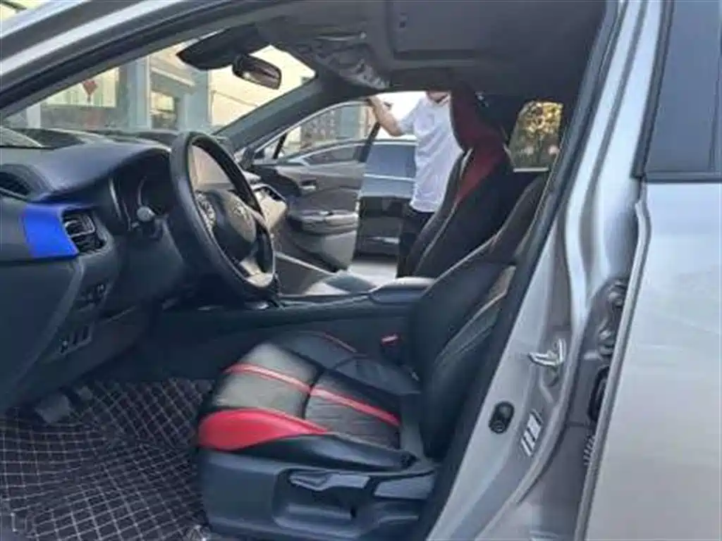 Toyota C-HR 2021 2.0L Comfort Edition фото 11